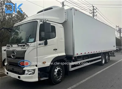รถบรรทุกตู้เย็น 6x2 Hino
